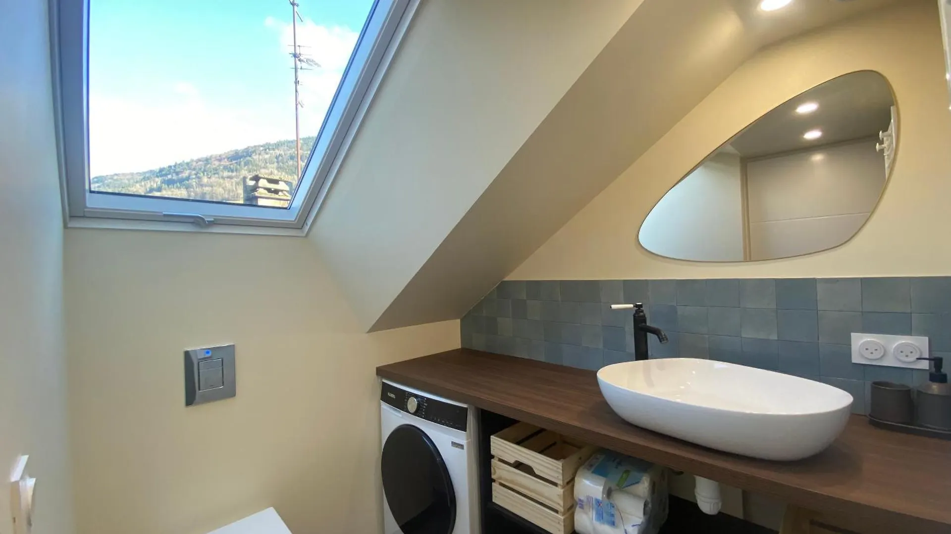 Appartement Grand T1 Familial, Videoprojecteur Et Superbe Vue ! à Allevard